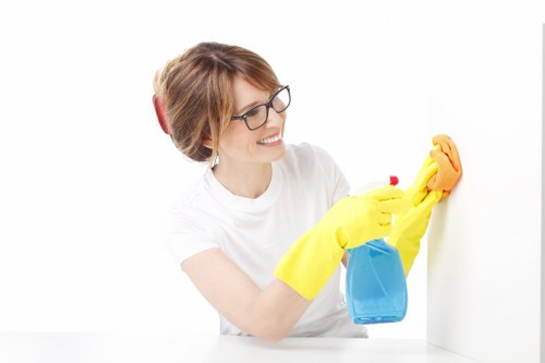Stairwell and landing cleaning for shared residential areas in SW5